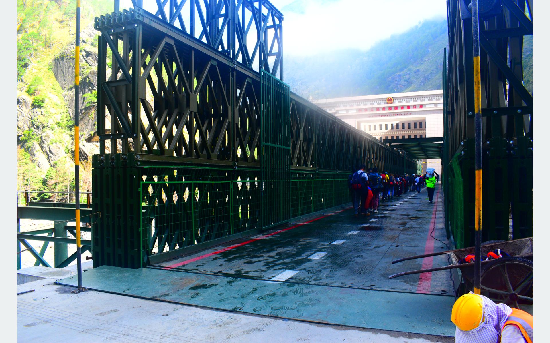 रसुवागढी नाकाको मितेरी पुलबाट आजदेखि सवारी सञ्चालन