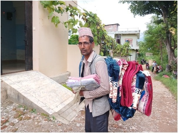 पच्चीस वर्षदेखि घुमन्ते व्यापारमा रमाएका ‘काफ्ले बा’