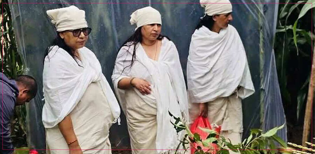 सामाजिक ‘बहिष्कार’को चेतावनीलाई बेवास्ता गर्दै उपप्रमुख सापकोटाले गरिन् बाबुको काजकिरिया