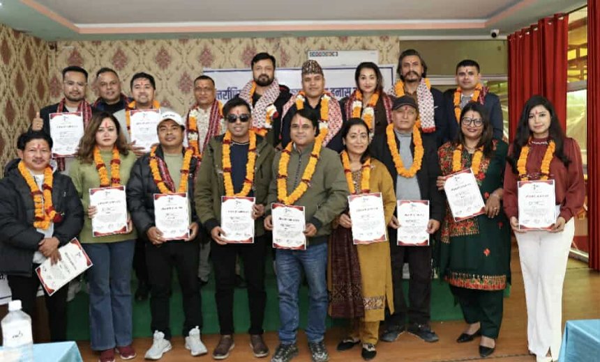   इनास नेपालको अध्यक्षमा लामिछाने