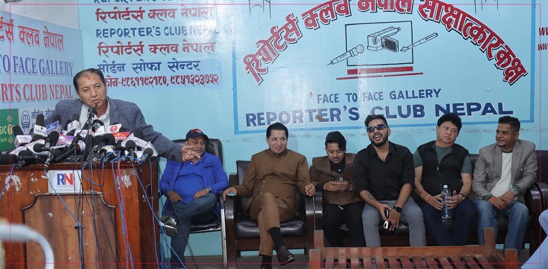   गाईजात्राका दिन कलाकारको व्यङ्ग्य– गणतन्त्रको भत्ता खाएर सदनभित्र राजा खोज्ने देश