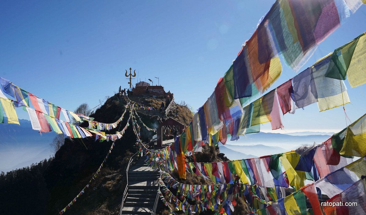 पर्यटकलाई मन्त्रमुग्ध बनाउने दोलखाको कालिन्चोक भगवती (तस्बिरहरू)