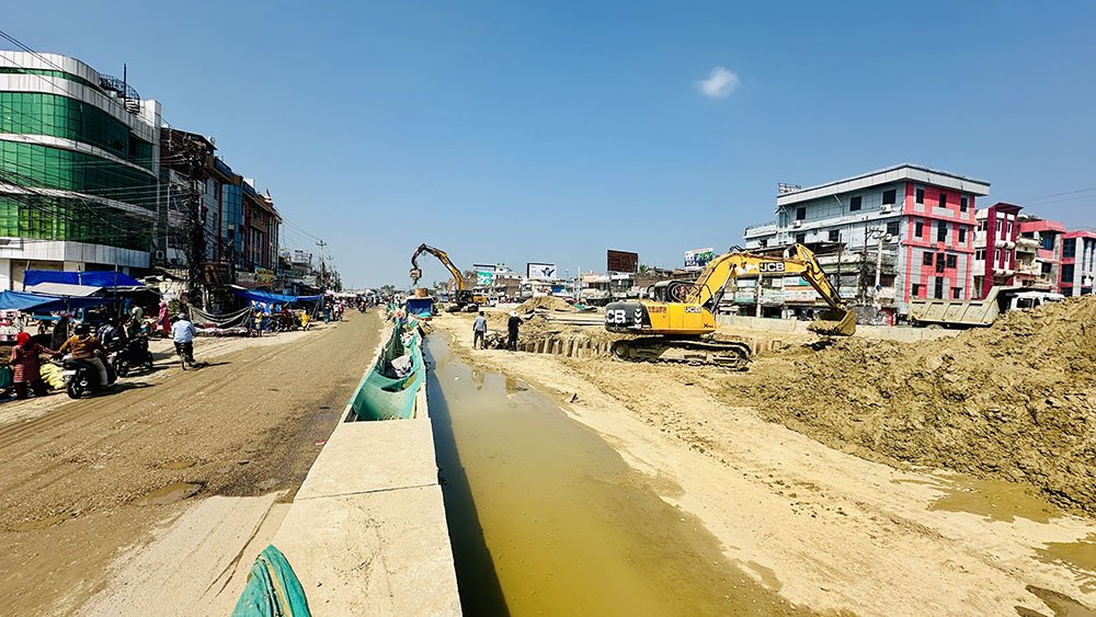 Locals Block Highway in Siraha Over Prolonged Road Expansion Delays