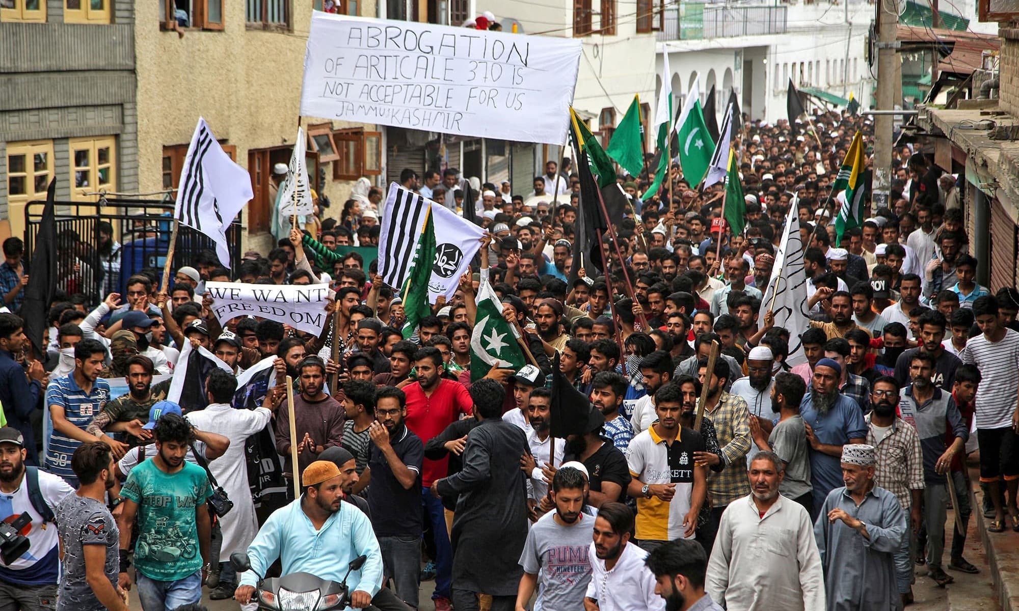 30 Dead, 200 Injured in Pakistan-Administered Kashmir Election Protests
