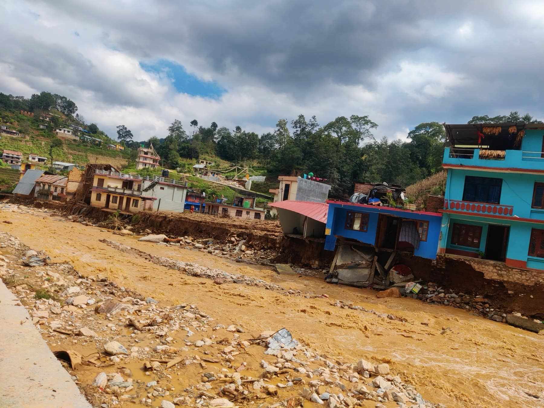 काभ्रेमा विपदबाट ३ हजार ३२८ निजी आवासमा क्षति