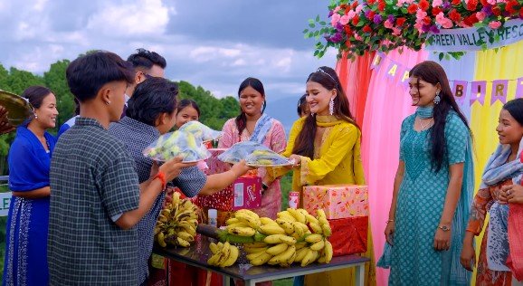   गायिका रिया खत्रीको ‘कोशेली केरा चाहिन्छ’ बोलको सार्वजनिक