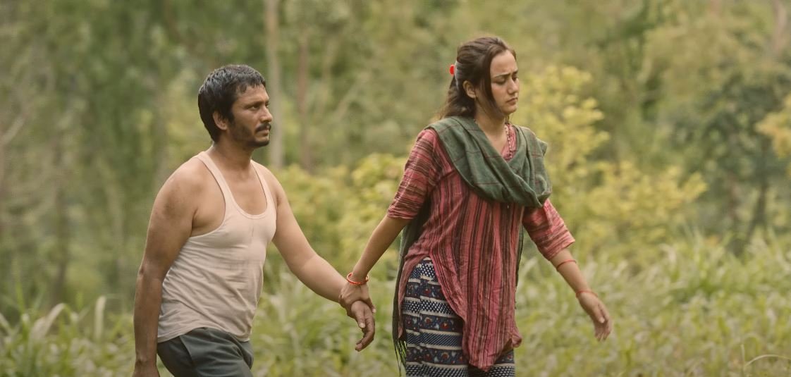 ‘दिमाग खराब’ गीत : पीडाबीच मुस्कुराएका खगेन्द्र र स्वस्तिमा