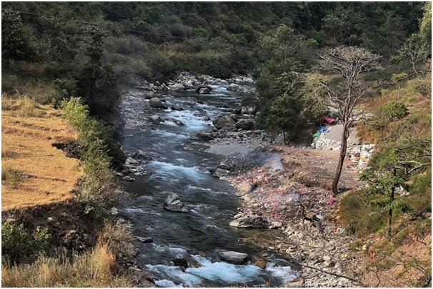 जथाभावी फोहर फाल्दा तमान र बडिगाडखोला दुर्गन्धित