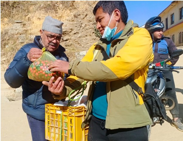 कृषि कर्मबाट वार्षिक रु २० लाख आम्दानी गर्दै गुरुङ दम्पती