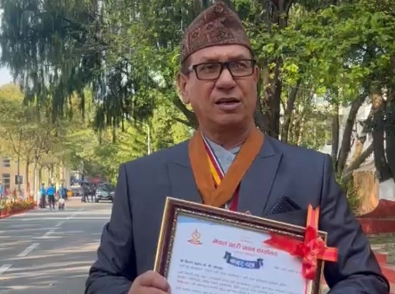   प्रहरी दिवसमा हास्य कलाकार किरण केसी सम्मानित