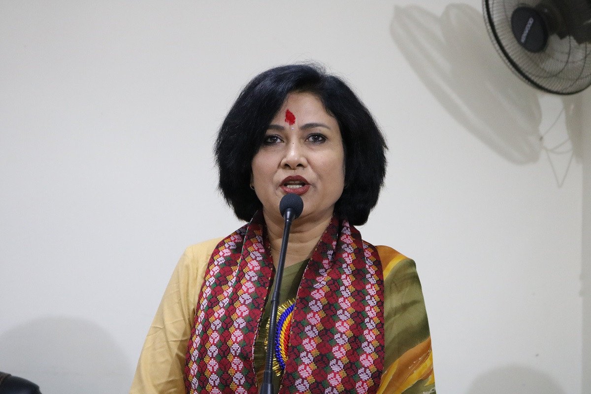 गायिका कोमल वलीको दुखेसो, ‘पसिना र ऋणसँगै उभिएको सपना खरानी भयो’