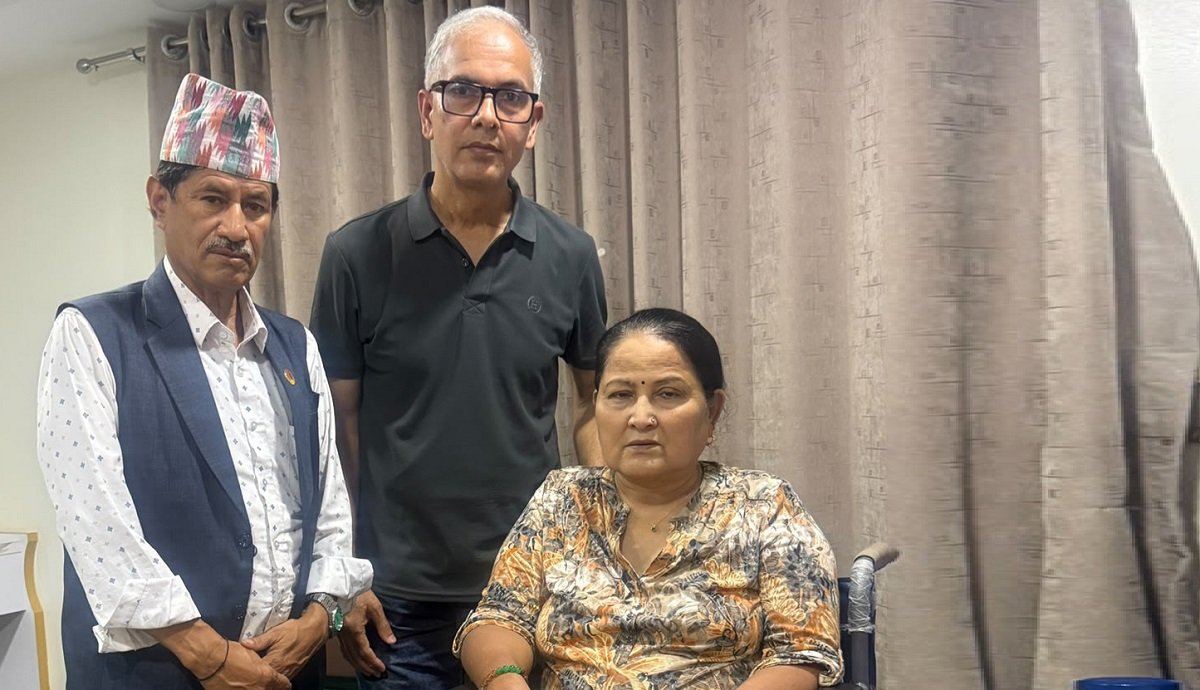 Film Development Board Member Santosh Babu Lohani Provides Financial Aid to Actress Kopila Thapa