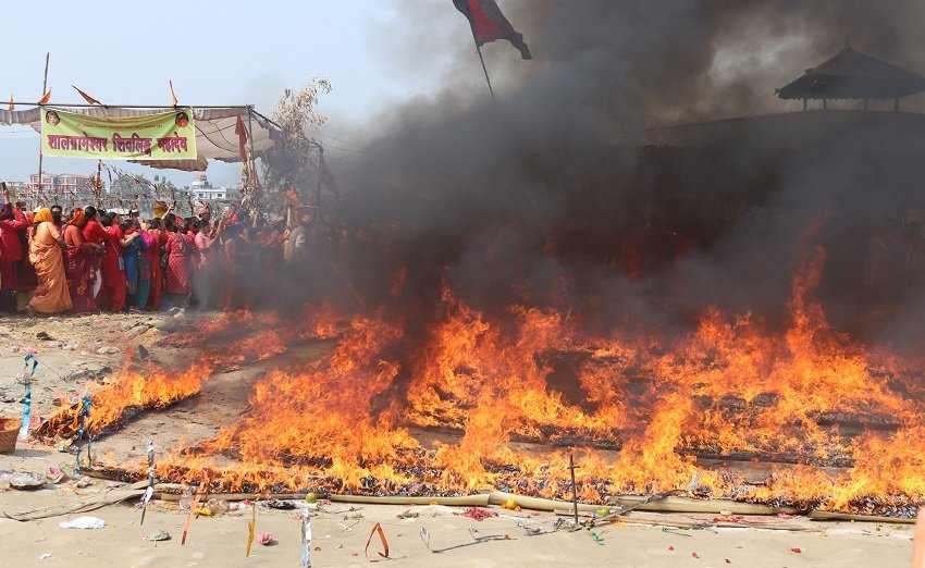 कोटिहोम महायज्ञको सवा करोड दीप प्रज्वलनमा हजारौँ भक्तजन सहभागी