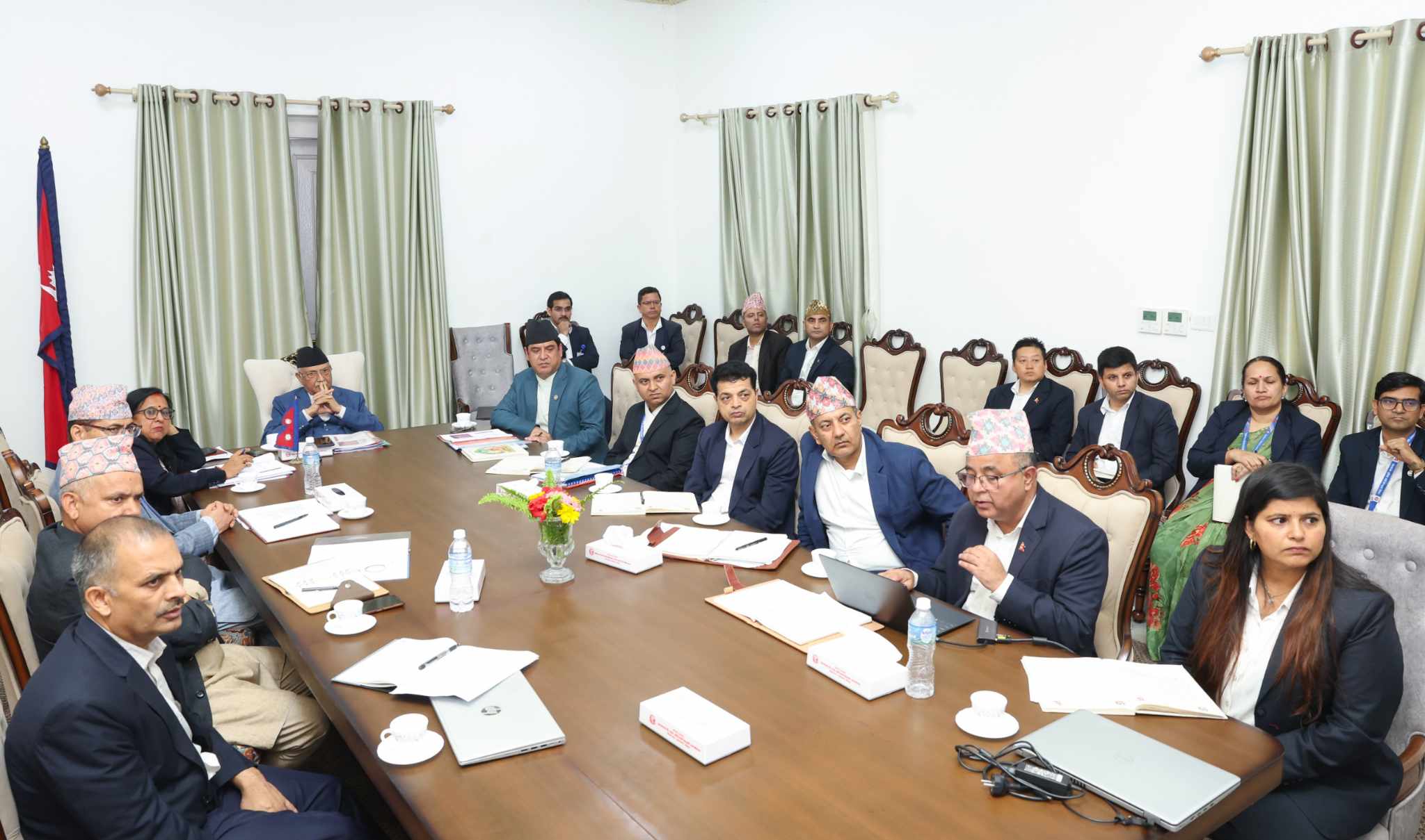   सरकारले चलाएका उद्योगहरू घाटामा जानु हुन्न : प्रधानमन्त्री ओली
