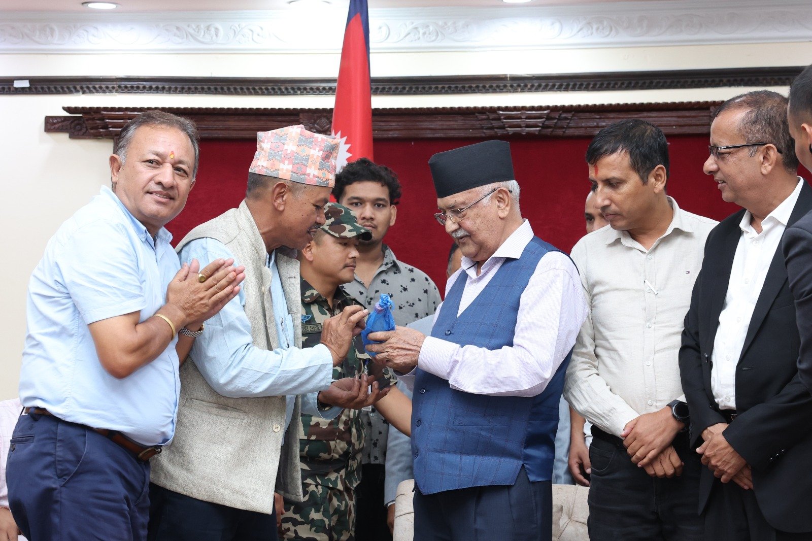  क्रसर नवीकरण समस्याबारे प्रधानमन्त्रीको ध्यानाकर्षण
