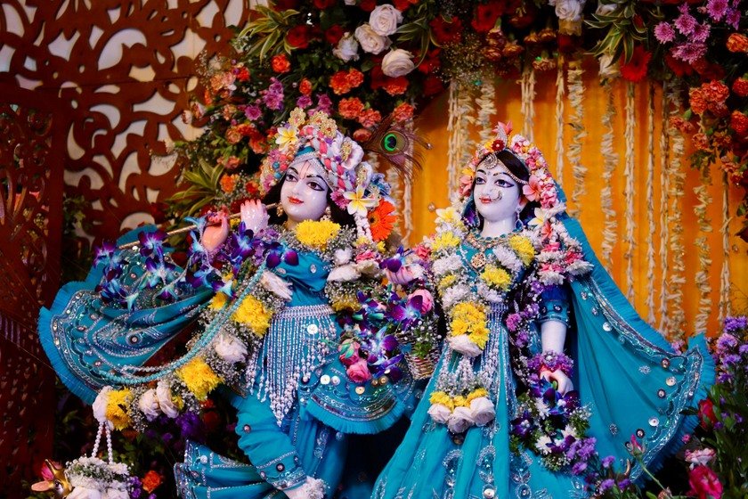 Krishna janma asthami_ iskon_ (11)