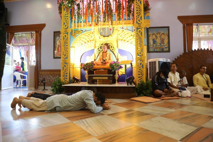 Krishna janma asthami_ iskon_ (6)