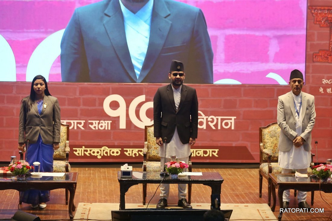 १० तस्बिरमा हेर्नुहोस् काठमाडौँ महानगरपालिकाको नगर सभा