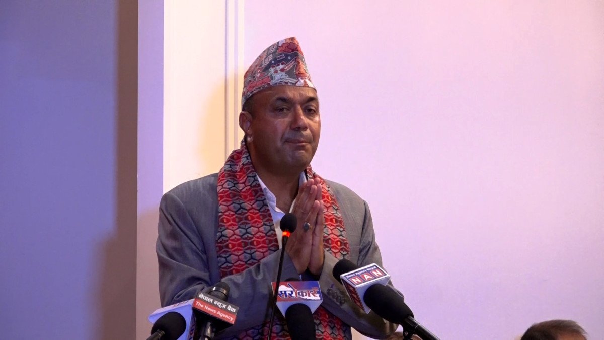 एनआरएनहरूले नेपालको सम्पत्ति बेचेर विदेशमा लैजान हुँदैन : पूर्वअध्यक्ष आचार्य