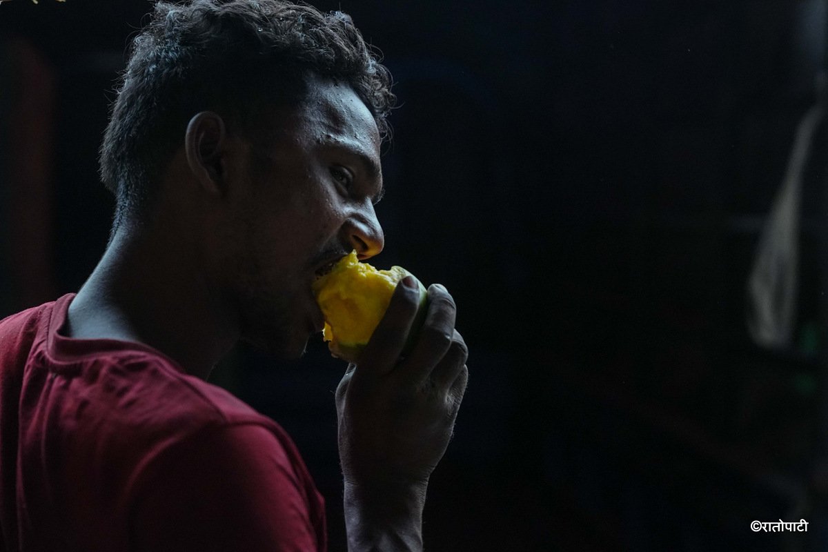Kuleshwor Market_Mango (2)