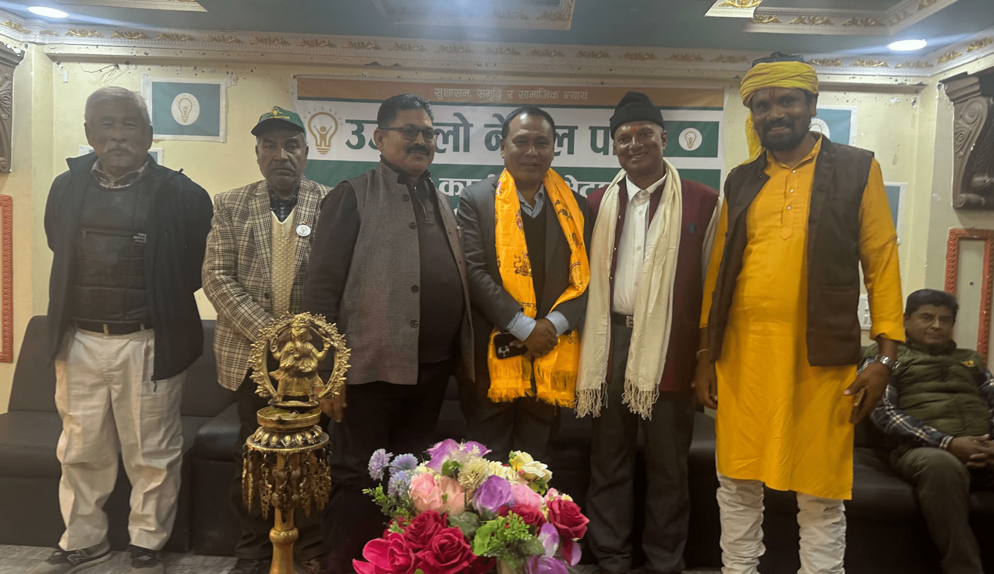   विभिन्न दल परित्याग गरी ५ सयभन्दा बढी नेता–कार्यकर्ता उज्यालो नेपाल पार्टीमा प्रवेश