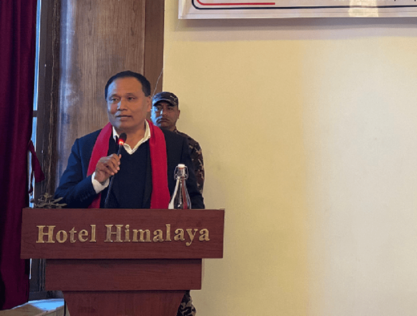 निर्माण व्यवसायीले काम नगर्दा राज्यले ठुलो नोक्सानी बेहोरिरहेको छ : मन्त्री घिसिङ