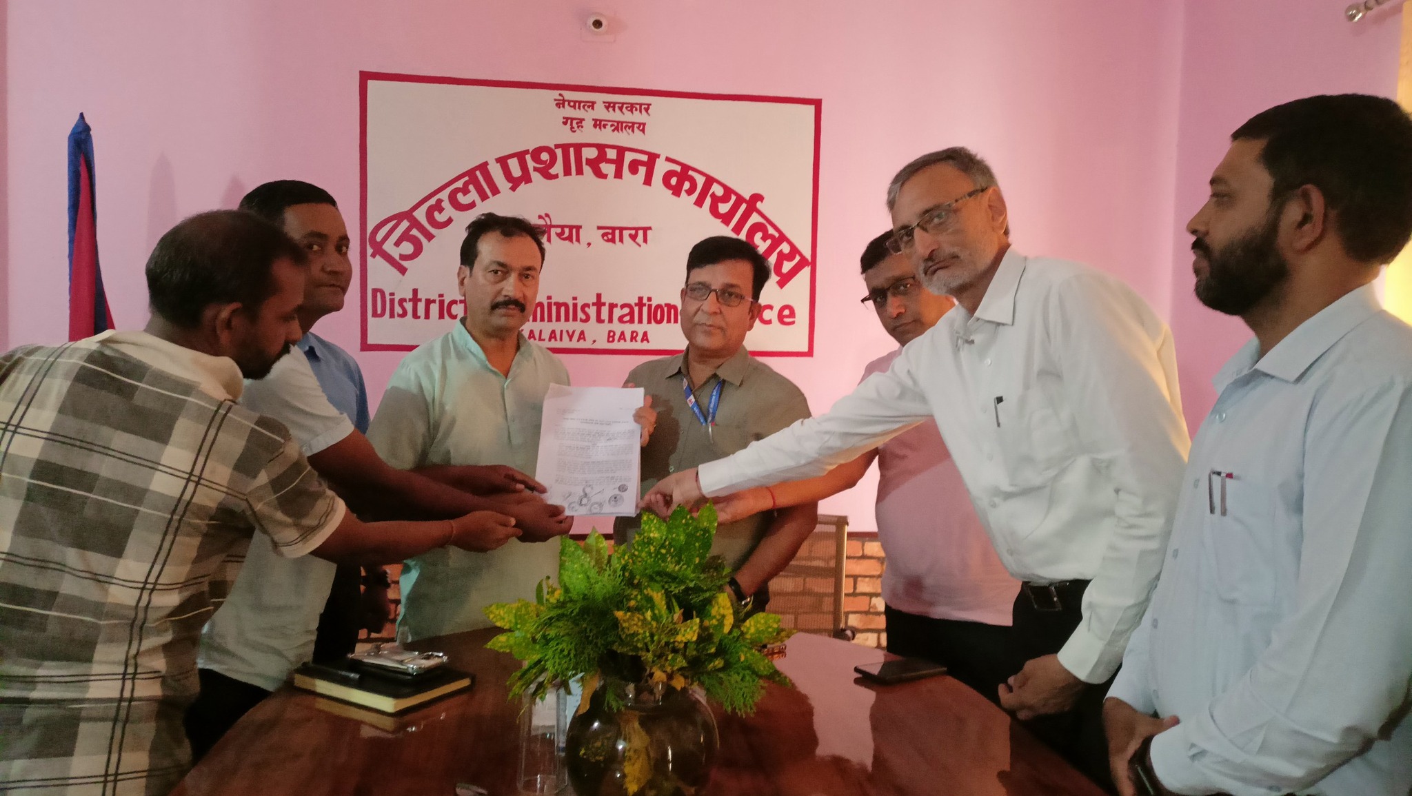   सय रुपैयाँ किलो तोरी आयात गरेर ३९ रुपैया किलोमा पिना निर्यात