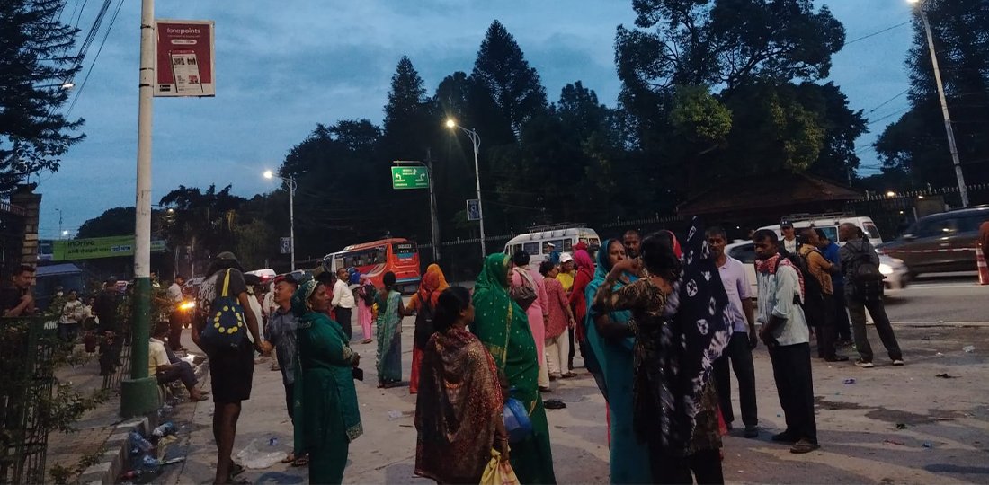 दिनभर आन्दोलन गरेका लघुवित्त पीडित राति बास नपाएर भौँतारिँदै