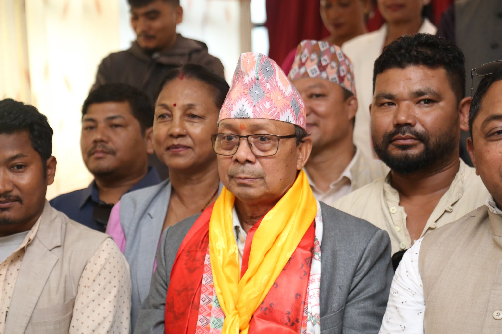 रेशम चौधरीले श्रीमतीलाई हटाएर बुबालाई बनाए अध्यक्ष, के भन्छन् नयाँ अध्यक्ष लालवीर ?