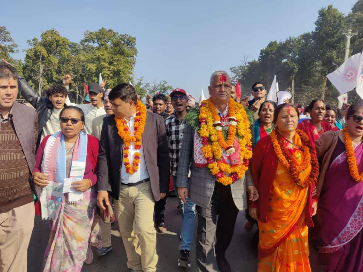   लेखराज भट्टले गराए मनोनयन दर्ता