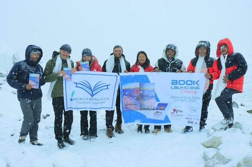 विश्व कीर्तिमानी पर्वतारोही लाक्पा देन्डी शेर्पाबारे लेखिएको पुस्तक सार्वजनिक