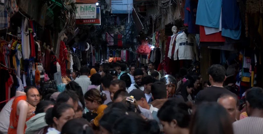   दसैँ बजार : भिडभाड देखिन्छ, तर व्यापार धेरै छैन (भिडियोसहित)