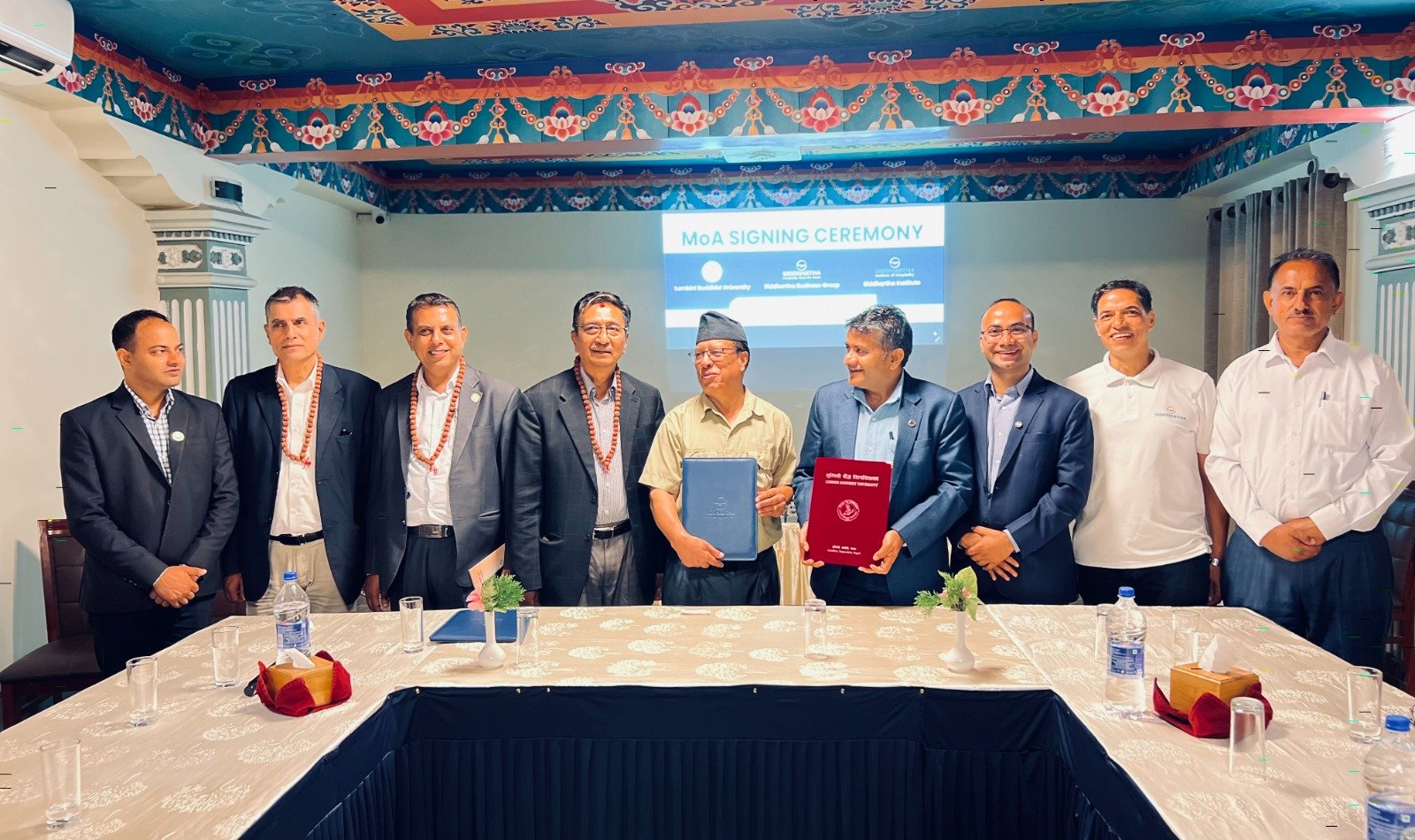 लुम्बिनी बौद्ध विश्वविद्यालयका बीएचटीएमका विद्यार्थीलाई पढ्दै कमाउँदैको मौका