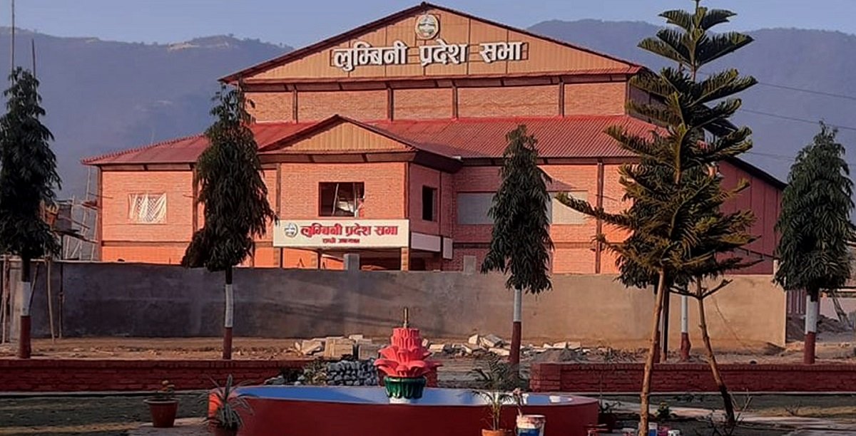  लुम्बिनी प्रदेशसभा : सवारी मर्मत र तेलको नाममा लाखौँ बुझ्छन् माननीय