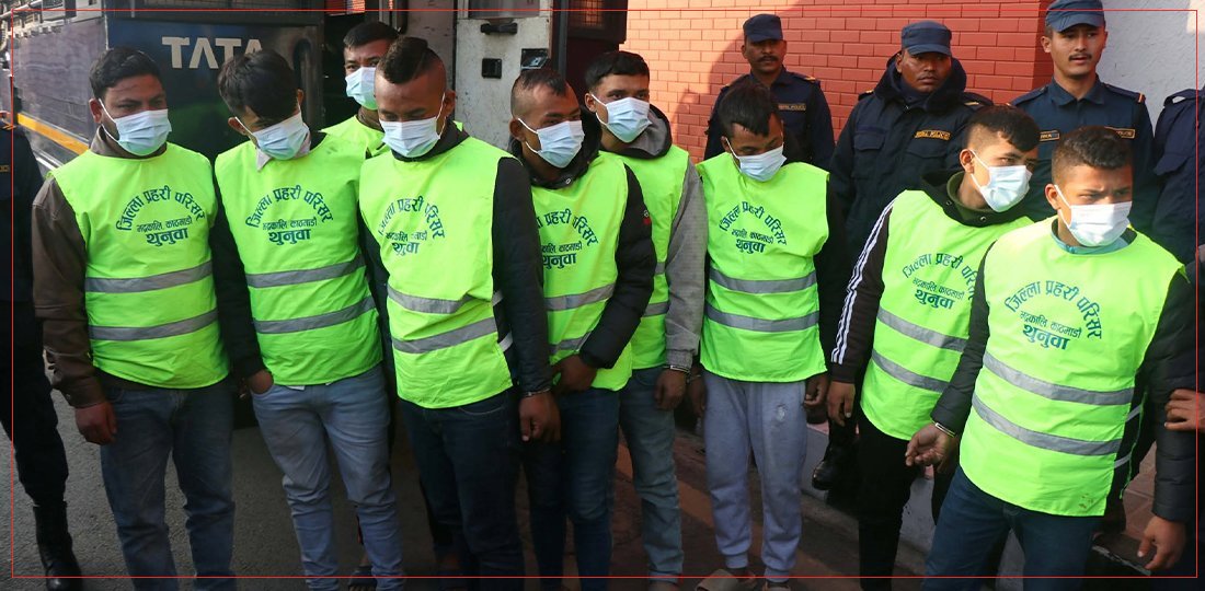   उपत्यकामा लुट आतंक : मोटरसाइकलको नम्बर प्लेटमा हिलो छ्यापेर गहना लुट्ने शैली