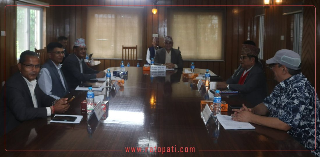 सुदूरपश्चिम मन्त्रिपरिषद् बैठक : बिदा भएर निस्किए मन्त्रीहरू