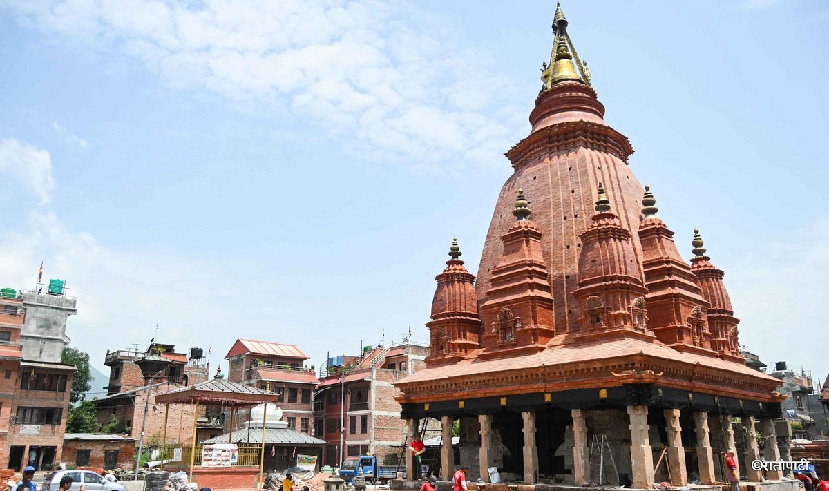 दश वर्षपछि रातो मच्छिन्द्रनाथलाई मन्दिरमा विराजमान गराइँदै (तस्बिरहरू)