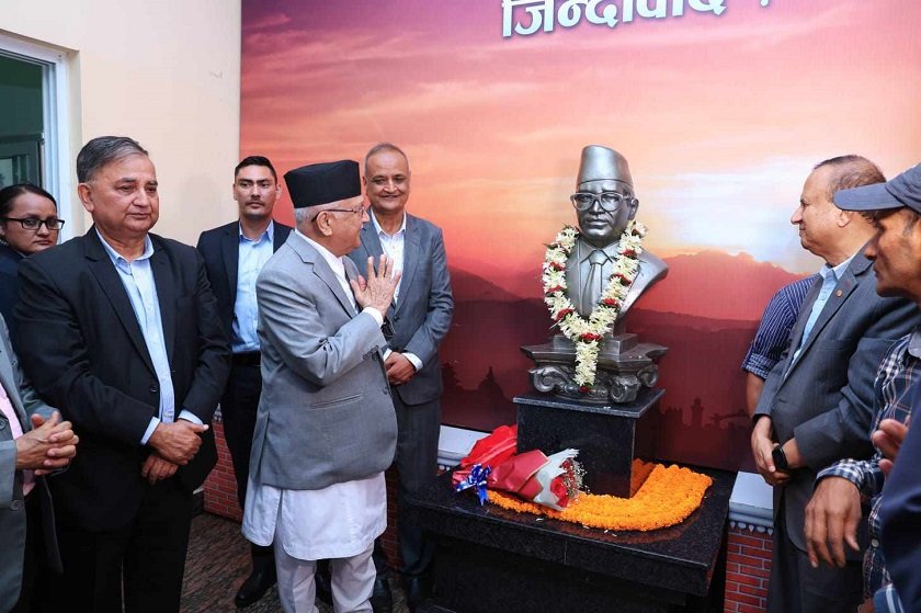   प्रधानमन्त्रीद्वारा जननेता भण्डारीको  प्रतिमा अनावरण