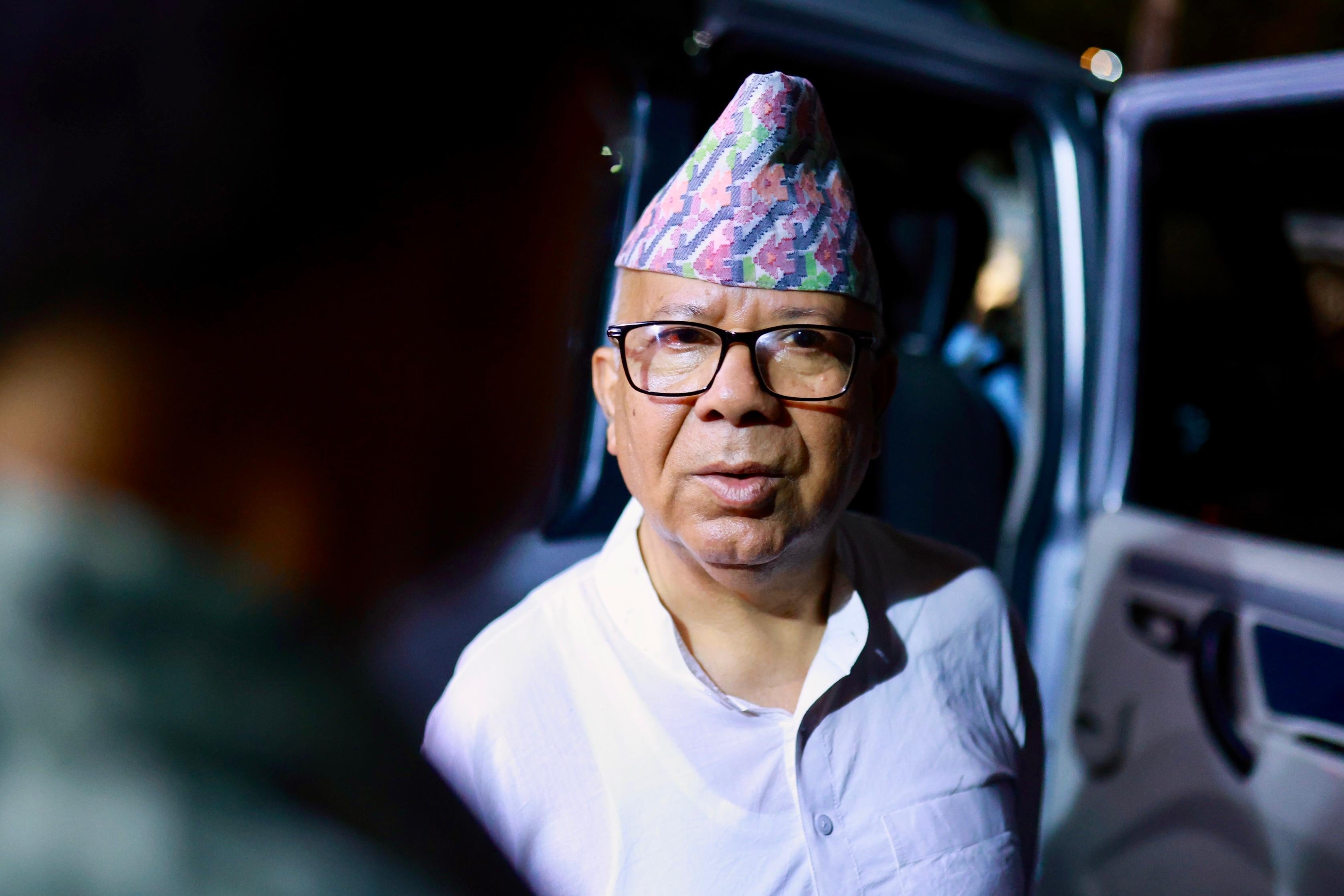 भ्रष्टाचार मुद्दा दायर भएपछि माधव नेपालले भने - नबिराउनू, नडराउनू