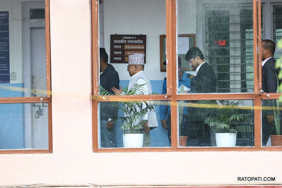   इजलासलाई पन्तको प्रतिप्रश्न : हदबन्दी बढीको जग्गा सरकारको नभए कसको त ?