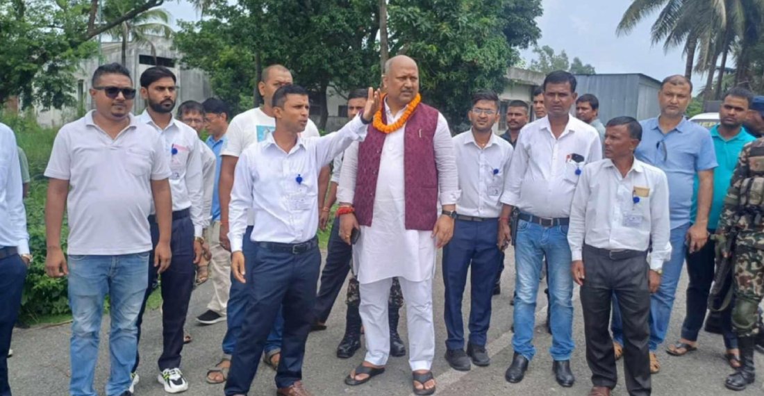   मुख्यमन्त्री सिंहद्वारा औद्योगिक क्षेत्रको निरीक्षण