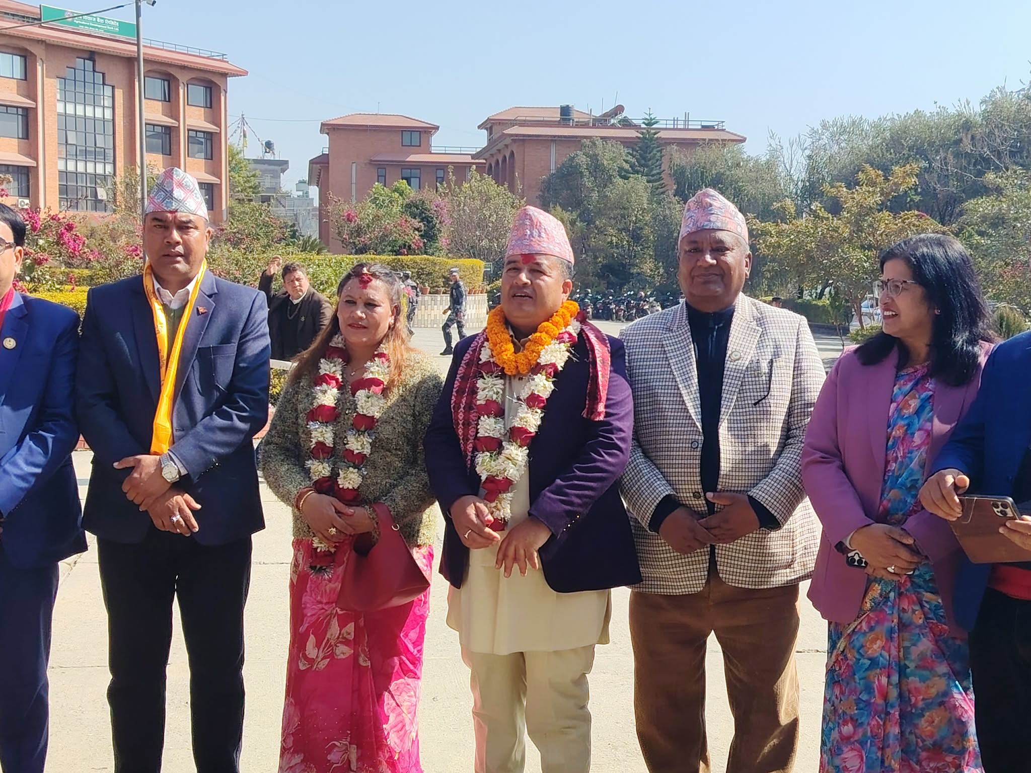   उम्मेदवारी दर्ता गरेपछि महेशले भने–राष्ट्रियता जोगाउने मुख्य मुद्दा हुन्छ