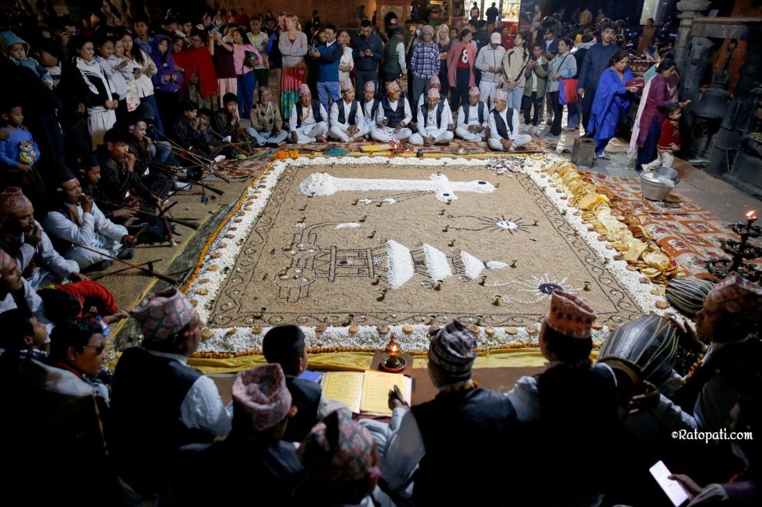   भक्तपुरका नेवार समुदायले यसरी मनाए सकिमना पुन्ही (तस्बिरहरू)