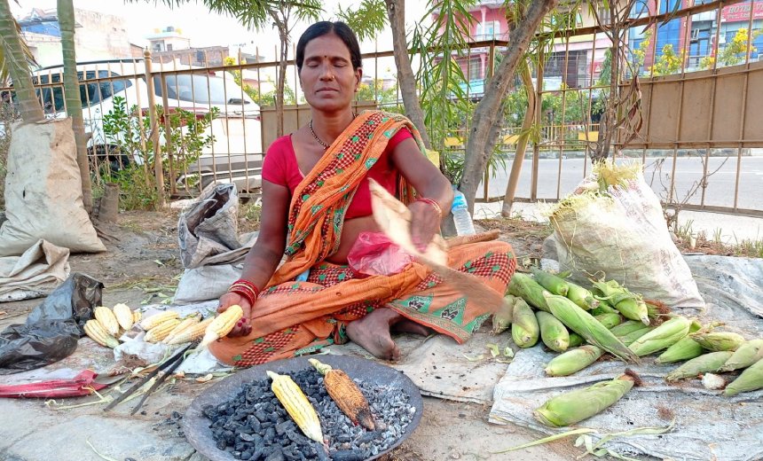   ‘गुजाराको आधार सडकपेटी’