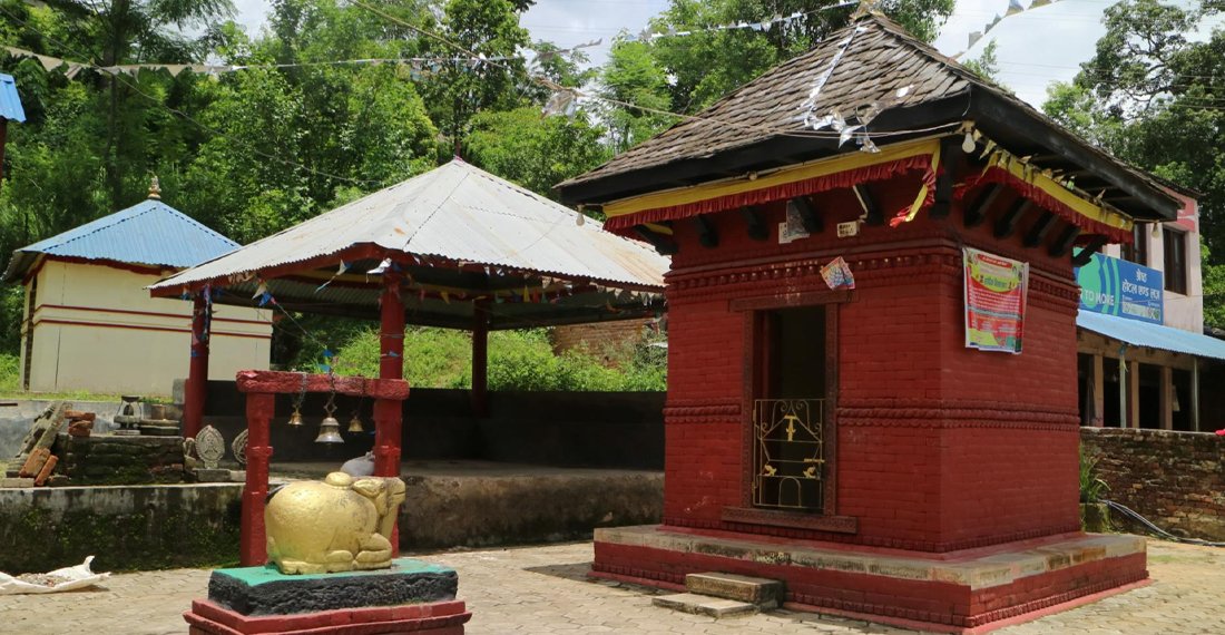   पुनर्निर्माण गरिँदै ऐतिहासिक बरेटार शिव मन्दिर