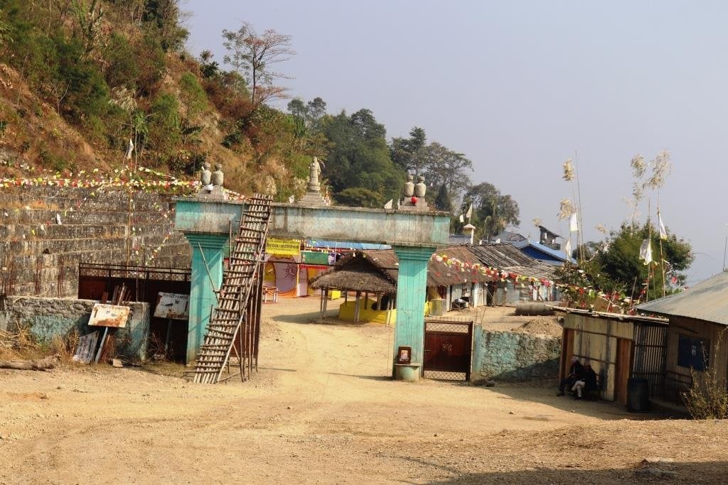 मासु र मदिरा नचल्ने माङ्सेबुङ गाउँ