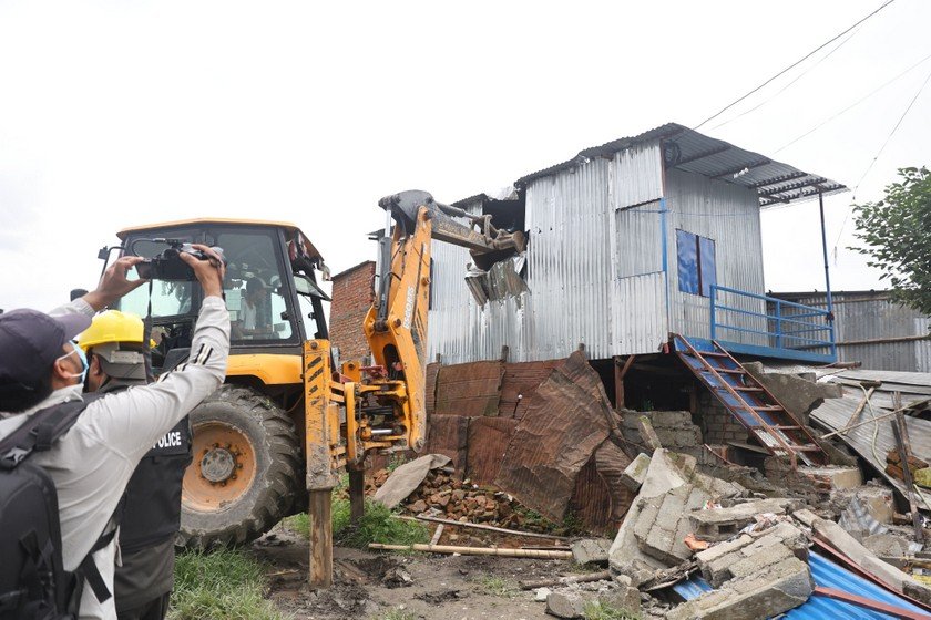 manohara-basti-dozer (5)