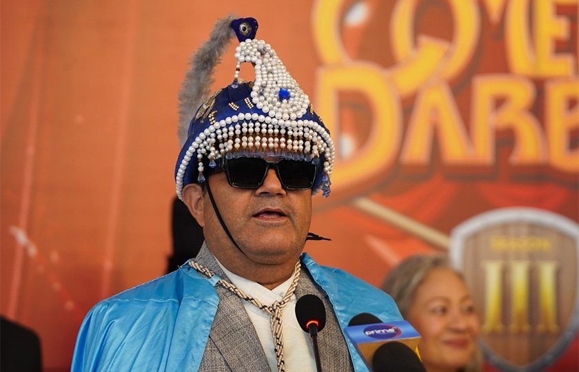   ‘कमेडी दरबार ३’ को ‘महाराज’ अवतारबारे विवाद, मनोज गजुरेलले मागे माफी