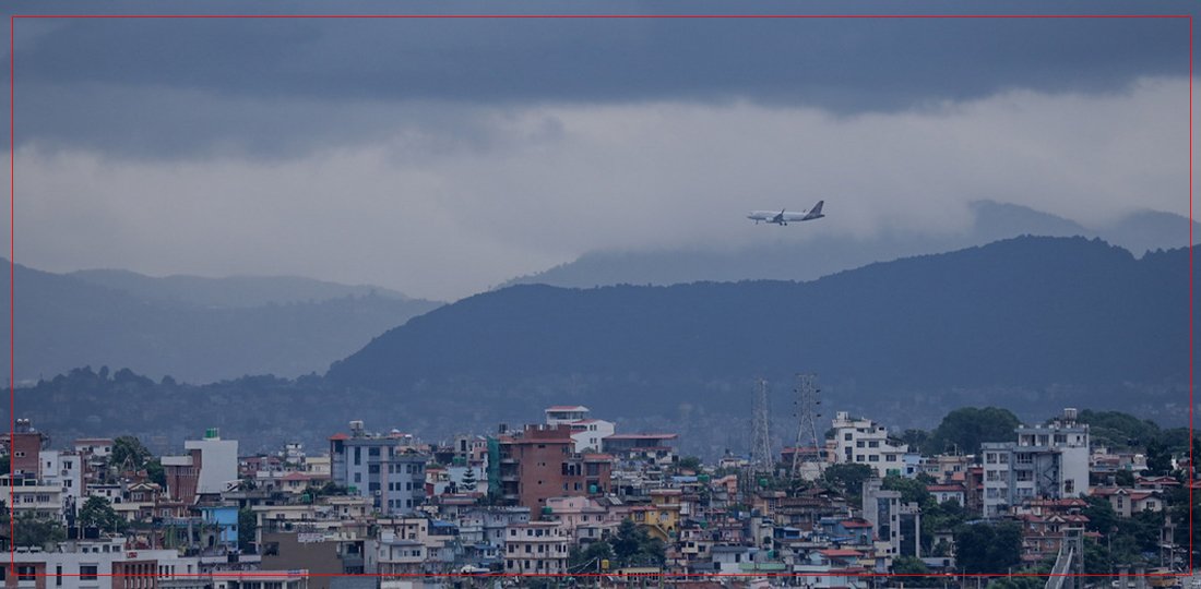   डाँडाबाट हेर्दा यस्तो देखियो मनसुनी बादलले ढाकेको काठमाडौँ, तस्बिरहरू