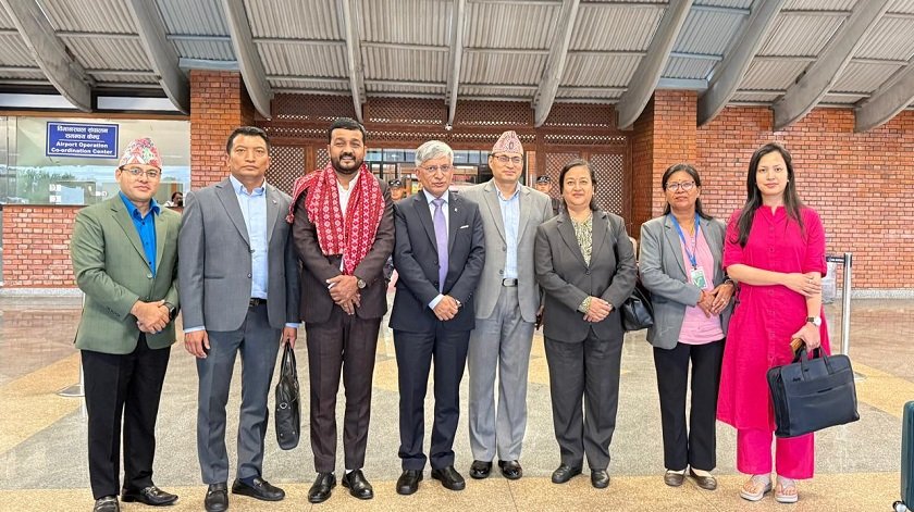  खानेपानी मन्त्री यादव स्वदेश फिर्ता